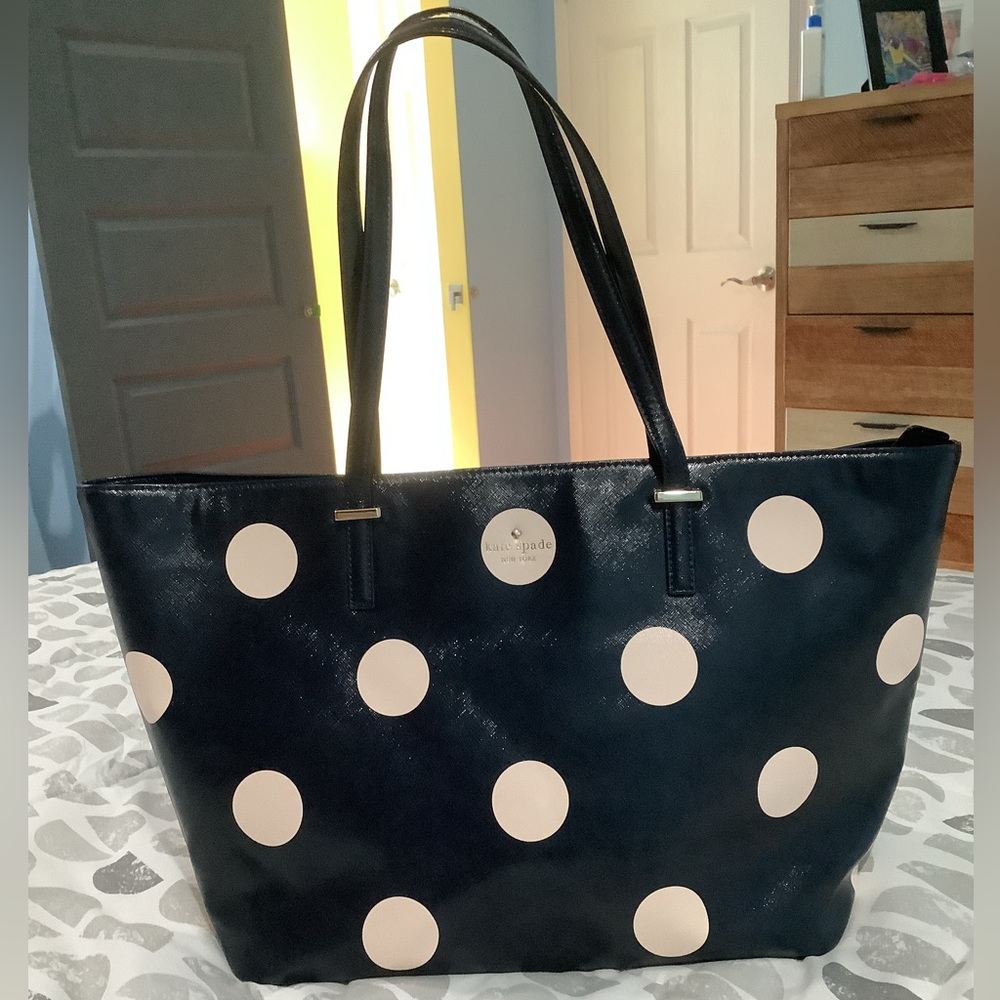 Authentic Kate Spade EUC Navy Blue Tote with zipper